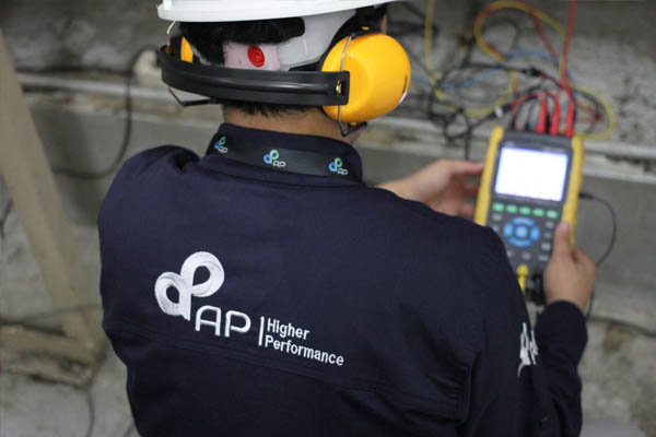 Audit Equipments Layanan ini memungkinkan klien untuk menyewa alat-alat canggih yang dibutuhkan untuk melakukan pengukuran dan analisis energi secara akurat tanpa harus melakukan investasi besar dalam peralatan. Kami menyediakan berbagai macam peralatan, termasuk alat pengukur konsumsi energi, termografi, dan analisis kualitas daya, lengkap dengan dukungan teknis untuk memastikan penggunaannya yang efektif.