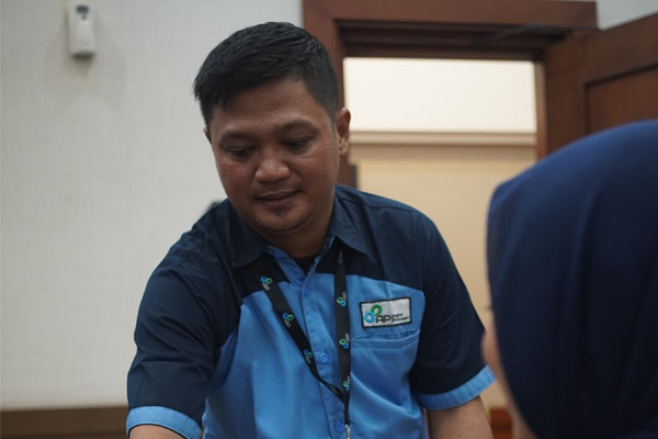 Banquet Layanan ini mencakup pengelolaan dan pengaturan acara perjamuan atau pertemuan, termasuk penyediaan fasilitas, dekorasi, serta layanan makanan dan minuman. Tim AP Buildings memastikan setiap acara berjalan lancar dengan koordinasi yang baik, pengaturan meja dan kursi, serta pelayanan yang profesional.