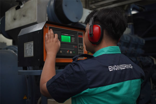 Engineering Layanan ini mencakup pemeliharaan rutin, perbaikan, dan pengelolaan teknis infrastruktur gedung seperti sistem listrik, HVAC, plumbing, dan mekanikal. Tim ahli AP Buildings memastikan semua sistem beroperasi dengan efisien dan andal, meminimalkan downtime, dan memperpanjang umur aset.