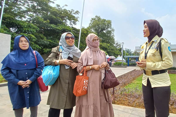 Layanan ini mencakup penyediaan tenaga keamanan profesional yang bertugas menjaga keamanan dan keselamatan di seluruh area gedung. Tim keamanan dari AP Buildings dilatih untuk melakukan patroli rutin, pengawasan melalui CCTV, kontrol akses, serta respons cepat terhadap insiden.